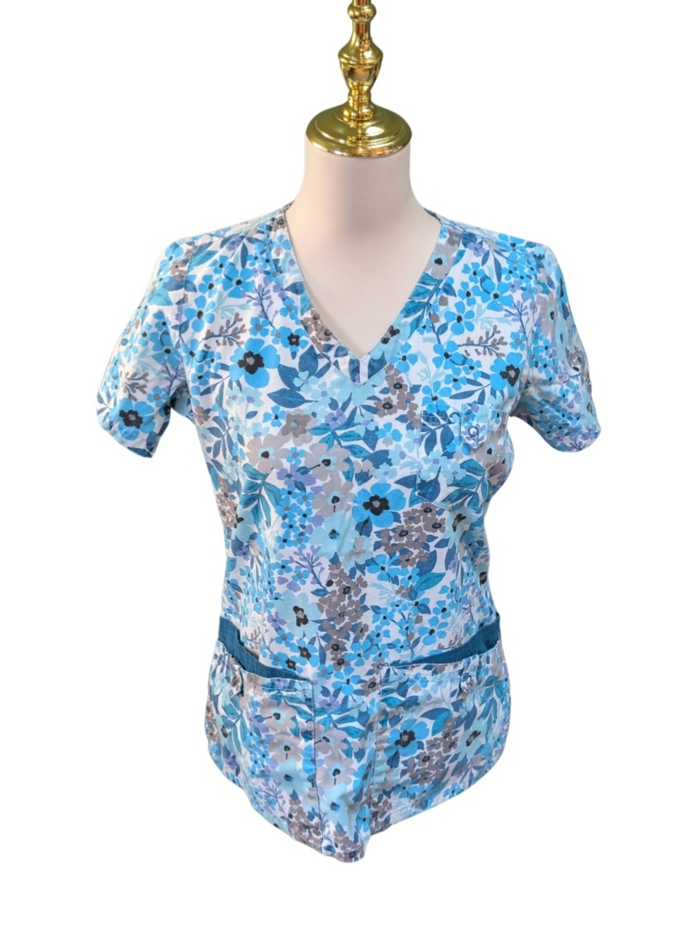 Butter-Soft Women’s XS Blue Floral V-Neck Scrub Top